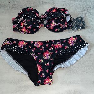 NWOT Victoria Secret 2 piece.